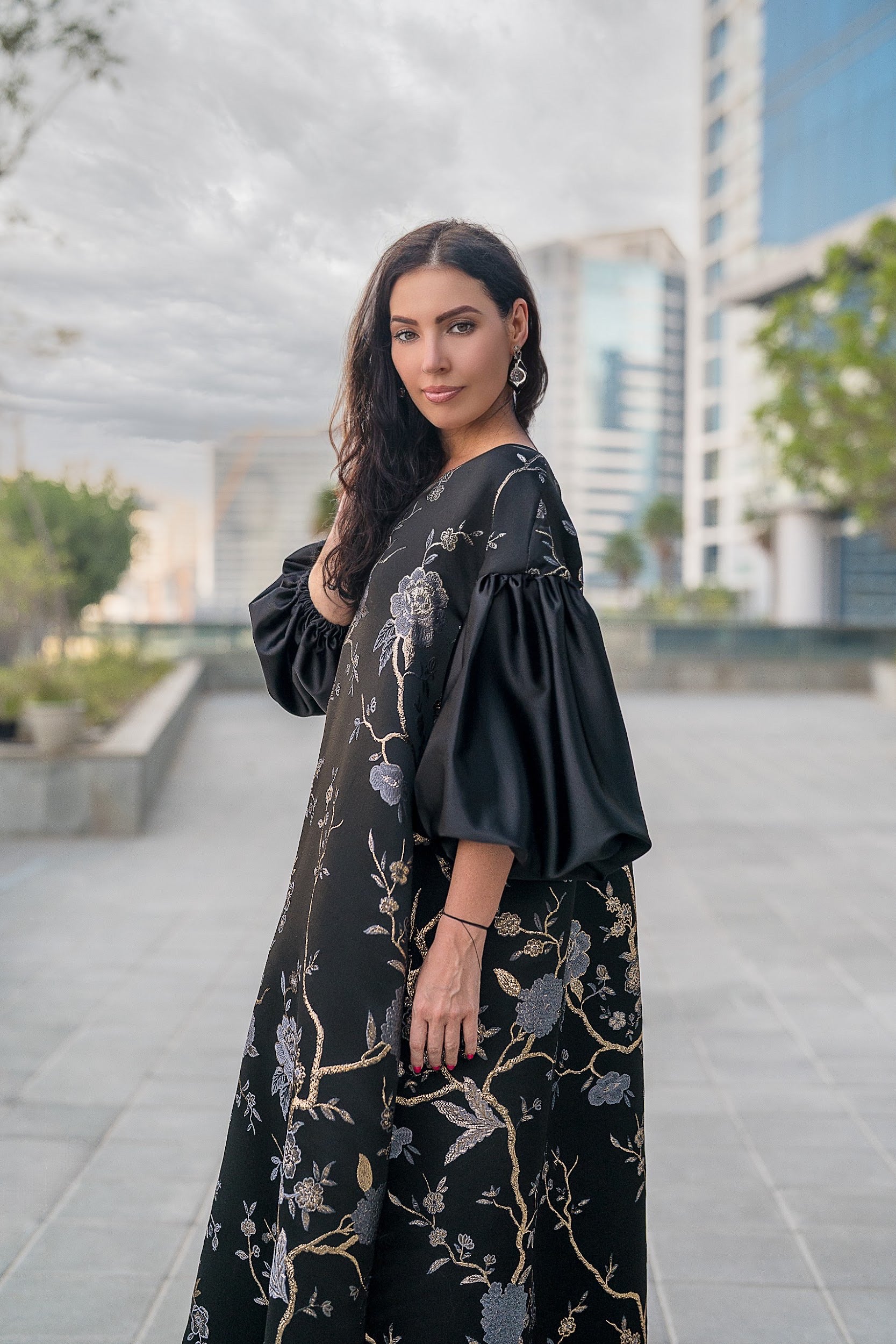Dress with fluffy sleeves